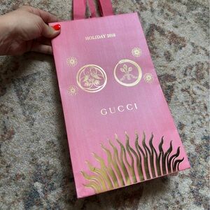 Pink Gucci Paper Holiday Shopping Bag. Vintage. 2018. Authentic